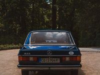 Gebraucht Mercedes 200 109 PS (80 kW) 1982 Blau Limousine