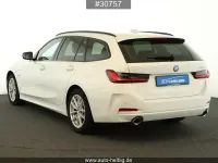 Gebraucht BMW 320e Shadowline 204 PS (150 kW) 2022 Weiß Kombi
