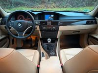 Gebraucht BMW 325 Exclusive 286 PS (210 kW) 2011 Schwarz Limousine