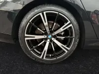 Gebraucht BMW 520 M Sport 197 PS (144 kW) 2025 Black sapphire metallic Kombi