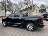 Neu Chevrolet Silverado 426 PS (313 kW) 2025 Schwarz SUV