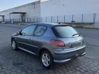 Gebraucht Peugeot 206 68 PS (50 kW) 2008 Grau Kleinwagen