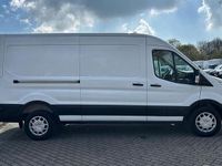 Gebraucht Ford Transit Trend 131 PS (96 kW) 2022 Weiß Van / Kleinbus