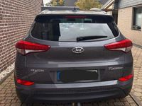 Gebraucht Hyundai Tucson 132 PS (97 kW) 2017 Grau SUV