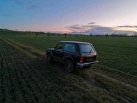 Gebraucht Lada niva 82 PS (60 kW) 2009 Rot SUV