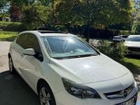 Usata Opel Astra 140 CV (102 kW) 2014 Bianco Berlina