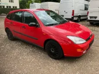 Gebraucht Ford Focus Trend 75 PS (55 kW) 1999 Rot Limousine