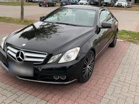Gebraucht Mercedes E200 184 PS (135 kW) 2010 Schwarz Coupé
