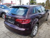 Gebraucht Audi A3 Attraction 122 PS (89 kW) 2013 Weinrot metalik Limousine