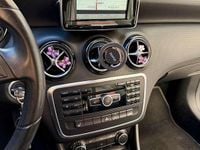 Gebraucht Mercedes A180 122 PS (89 kW) 2013 Schwarz Kleinwagen