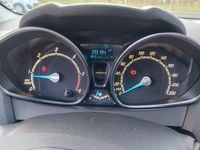 Gebraucht Ford Fiesta 95 PS (69 kW) 2013 Weiß Kleinwagen