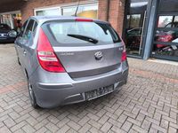 Gebraucht Hyundai i30 Classic 109 PS (80 kW) 2012 Grau Limousine
