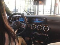 Second-hand Mercedes A200 163 CP (119 kW) 2018 Negru Hatchback