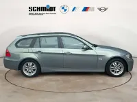 Gebraucht BMW 320 163 PS (119 kW) 2005 Arktis metallic Kombi