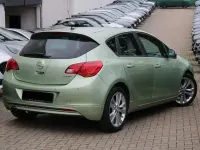 Usata Opel Astra Edition 140 CV (102 kW) 2012 Fresh mint Berlina