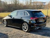 Gebraucht Mercedes B200 AMG line 163 PS (119 kW) 2019 Schwarz Van / Kleinbus
