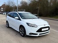 Gebraucht Ford Focus ST 250 PS (183 kW) 2015 Weiß Kombi