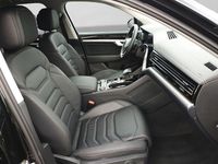 Gebraucht VW Touareg Basis 231 PS (169 kW) 2024 Grenadillschwarz metallic SUV