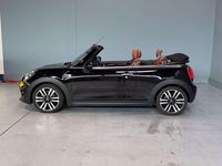 Gebraucht Mini Cooper Cabriolet 136 PS (100 kW) 2019 Midnight black Cabrio