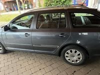 Gebraucht Skoda Octavia Elegance 122 PS (89 kW) 2010 Grau Kombi