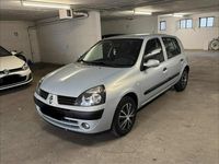 Gebraucht Renault Clio II 98 PS (72 kW) 2003 Silber Kleinwagen