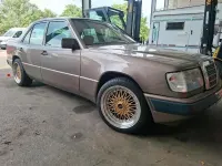 Gebraucht Mercedes E230 132 PS (97 kW) 1994 Braun Limousine