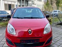 Second-hand Renault Twingo 58 CP (42 kW) 2011 Roșu Hatchback