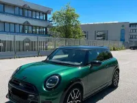 Używany Mini John Cooper Works 204 KM (150 kW) 2024 Zielony Hatchback