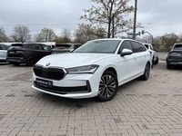 Gebraucht Skoda Superb Selection 150 PS (110 kW) 2024 Purity weiss Kombi