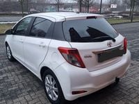 Gebraucht Toyota Yaris Edition 69 PS (50 kW) 2014 Weiß Limousine