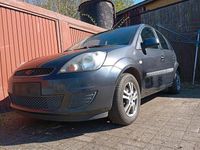 Używany Ford Fiesta 83 KM (61 kW) 2006 Niebieski Hatchback