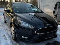Gebraucht Ford Focus Cool & Connect 125 PS (91 kW) 2018 Schwarz Limousine