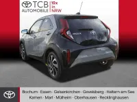 Neu Toyota Aygo X 72 PS (52 kW) 2026 Grau SUV