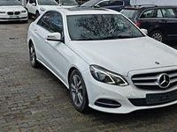 Gebraucht Mercedes E220 Avantgarde 194 PS (142 kW) 2016 Weiß Limousine