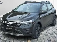 Neu Dacia Sandero Essentiel 91 PS (66 kW) 2025 Schwarz / perlmuttschwarz SUV