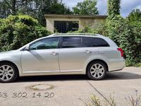 Gebraucht Toyota Avensis 129 PS (94 kW) 2009 Silber (metallic) Kombi