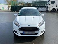 Gebraucht Ford Fiesta 101 PS (74 kW) 2013 Weiß Kleinwagen