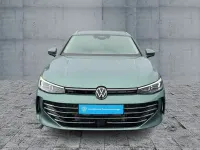 Gebraucht VW Passat Elegance 193 PS (141 kW) 2025 Maripositgrün metallic Kombi
