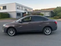 Second-hand Lada Vesta 106 CP (77 kW) 2017 Andere farben Berlinǎ