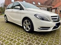 Gebraucht Mercedes B200 156 PS (114 kW) 2014 Weiß Van / Kleinbus