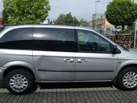 Gebraucht Chrysler Voyager 194 PS (142 kW) 2003 Silber Van / Kleinbus