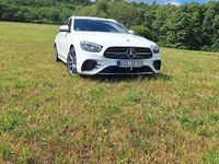 Gebraucht Mercedes E220 AMG line 200 PS (147 kW) 2023 Weiß Kombi