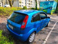 Second-hand Ford Fiesta 101 CP (74 kW) 2004 Albastru Hatchback