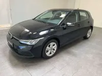 Gebraucht VW Golf VIII Life 110 PS (80 kW) 2023 Deep black perleffekt Limousine