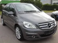 Gebraucht Mercedes B200 136 PS (100 kW) 2011 Mountaingrau  met. Kleinwagen