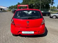 Gebraucht Dacia Sandero Ambiance 75 PS (55 kW) 2011 Rot Limousine