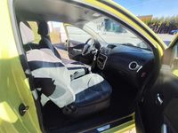 Gebraucht Citroën C2 Comfort 60 PS (44 kW) 2006 Lack gelb lackierung Kleinwagen