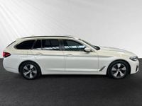 Gebraucht BMW 520 Efficient Dynamics 190 PS (139 kW) 2022 Mineralweiss metallic Kombi