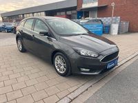 Gebraucht Ford Focus Cool & Connect 125 PS (91 kW) 2018 Grau Limousine