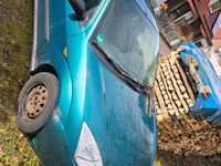 Gebraucht Ford Focus 75 PS (55 kW) 1999 Grün Kleinwagen